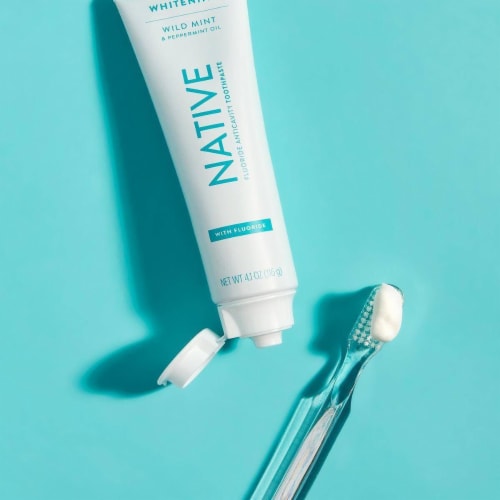 Native Whitening Wild Mint & Peppermint Oil Fluoride Toothpaste Perspective: bottom