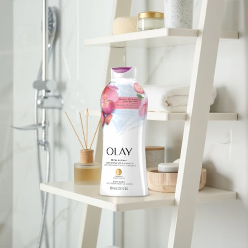 Olay Fresh Outlast Star Apple & Hibiscus Body Wash Perspective: bottom