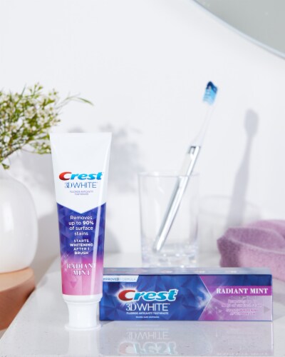 Crest 3D White Radiant Mint Teeth Whitening Toothpaste Perspective: bottom