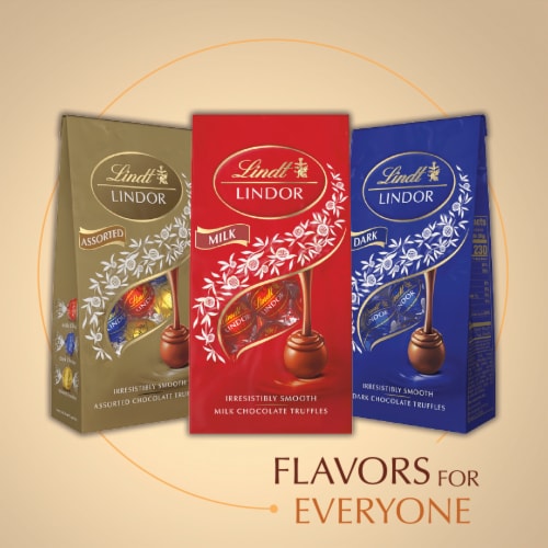 Lindt LINDOR White Chocolate Candy Truffles Bag Perspective: bottom