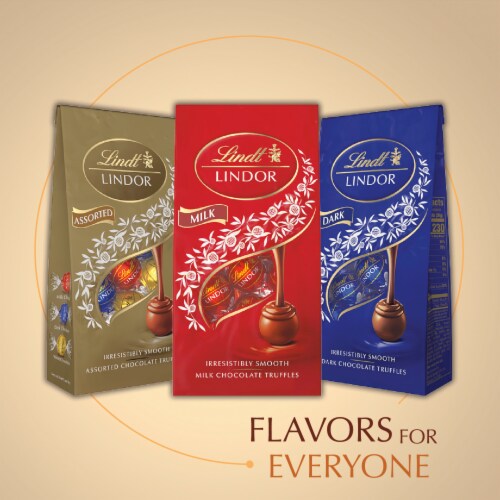 Lindt LINDOR White Chocolate Candy Truffles Bag Perspective: bottom