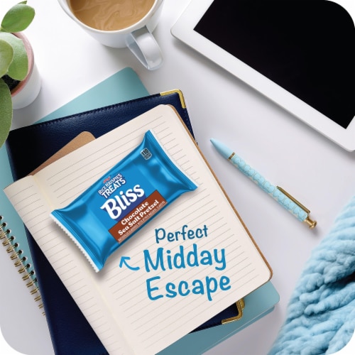 Rice Krispies Treats® Bliss Chocolate Sea Salt Pretzel Crispy Marshmallow Squares Perspective: bottom