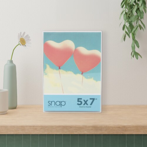 Snap® 5x7 Clear Box Frame Perspective: bottom