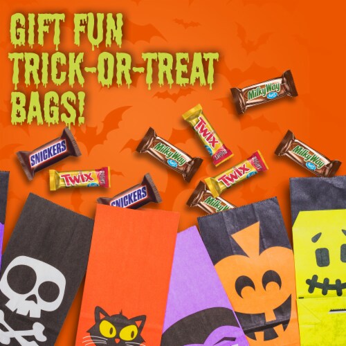 Mars Halloween Mixed Fun Size Chocolate Candy Bag Perspective: bottom