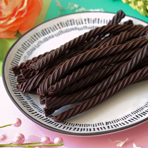 Red Vines Black Licorice King Size Tray Candy Twists Perspective: bottom