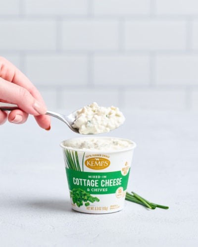 Kemps Chive Cottage Cheese Perspective: bottom