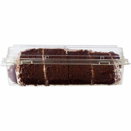 Bakery Fresh Goodness Cookies & Cream Cake Slices Perspective: bottom