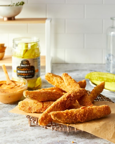 Boar's Head Kosher Dill Pickle Spears Perspective: bottom