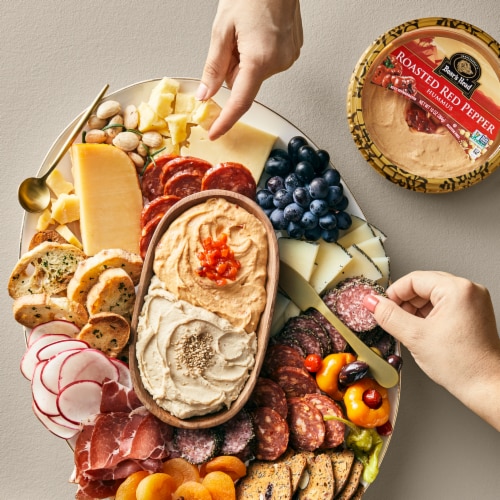 Boar's Head Roasted Red Pepper Hummus 10 oz Perspective: bottom