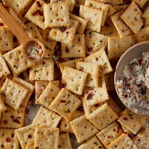 Premium Mini Original Saltine Crackers Perspective: bottom
