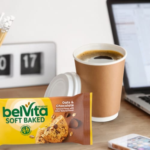 Belvita Soft Baked Oats & Chocolate Breakfast Biscuits Perspective: bottom