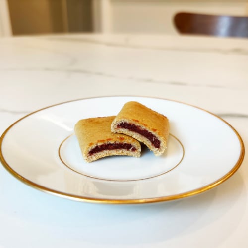 Newtons Soft & Fruit Chewy Strawberry Cookies Perspective: bottom