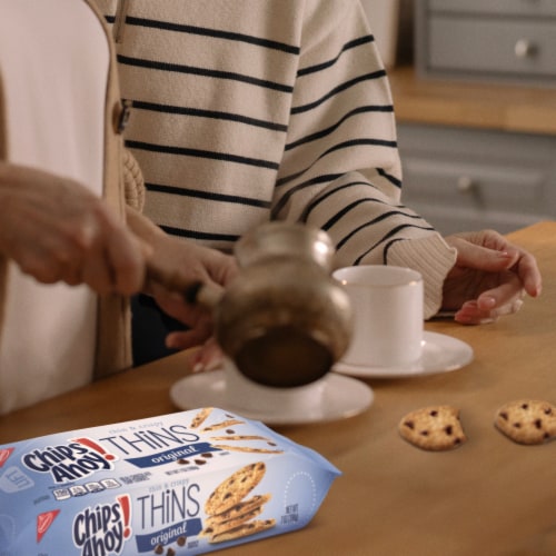 CHIPS AHOY! Thins Original Chocolate Chip Cookies Perspective: bottom