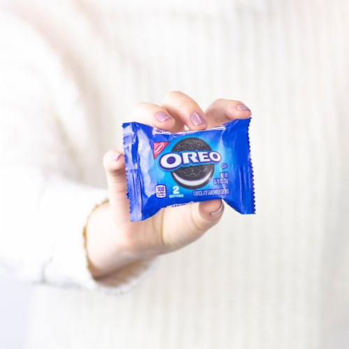 OREO Chocolate Sandwich Cookies Multipack Perspective: bottom