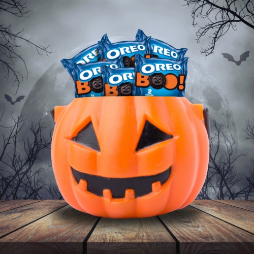 Oreo Boo Halloween Chocolate Sandwich Cookies Perspective: bottom
