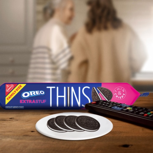 OREO Thins Extra Stuf Chocolate Sandwich Cookies Family Size Perspective: bottom