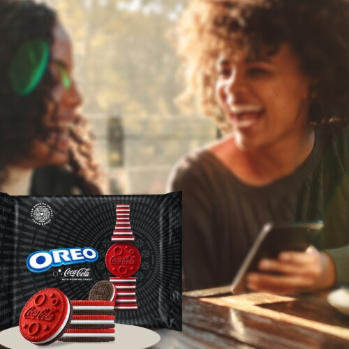 OREO Coca-Cola Sandwich Cookies Perspective: bottom