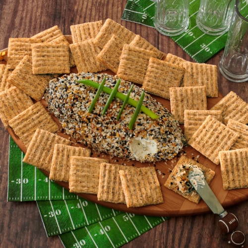 Triscuit Everything Whole Grain Wheat Crackers Perspective: bottom