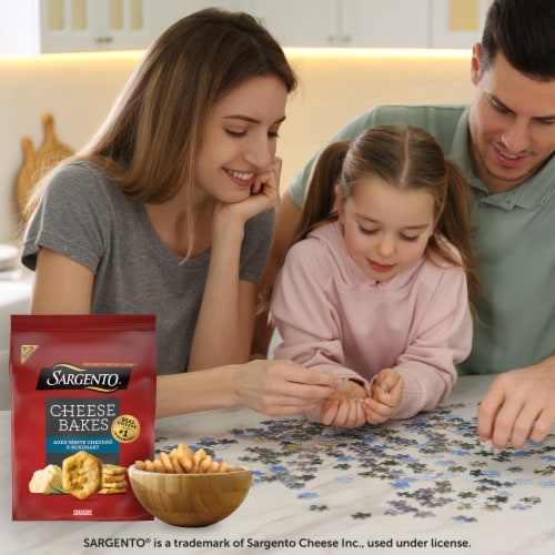 Sargento® Cheese Bakes Aged White Cheddar and Rosemary Crackers Perspective: bottom