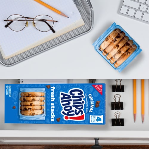 CHIPS AHOY! Fresh Stacks Original Chocolate Chip Cookies Perspective: bottom