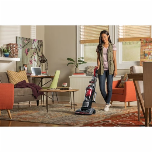 Dirt Devil Endura Max Upright Vacuum Cleaner UD70174VB Perspective: bottom