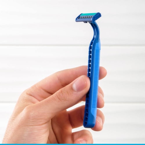 Gillette Prestobarba2 Men's UltraGrip Fixed Disposable Razors Perspective: bottom