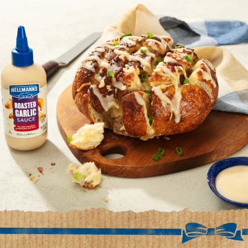 Hellmann's Roasted Garlic Sauce Perspective: bottom