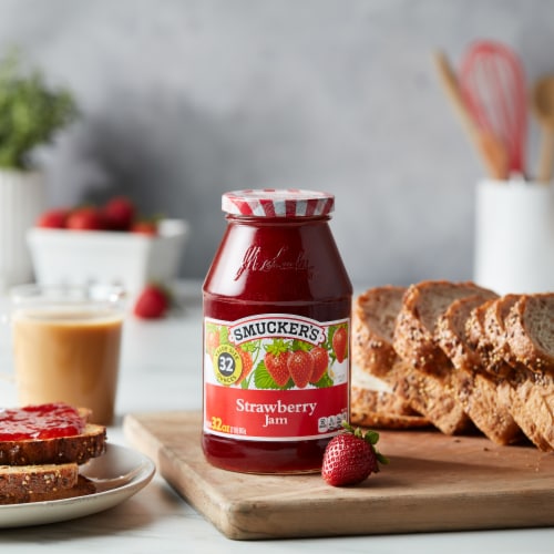 Smucker's Strawberry Jam Perspective: bottom