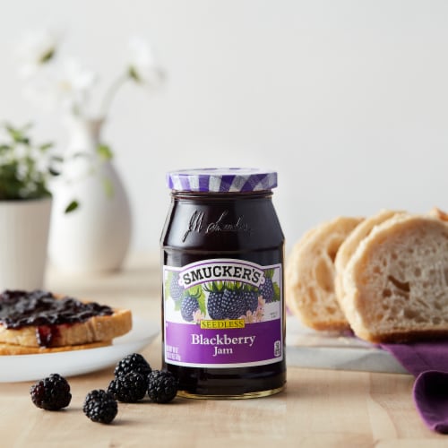 Smucker's Seedless Blackberry Jam Perspective: bottom