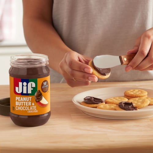 Jif Peanut Butter & Chocolate Flavored Spread Perspective: bottom