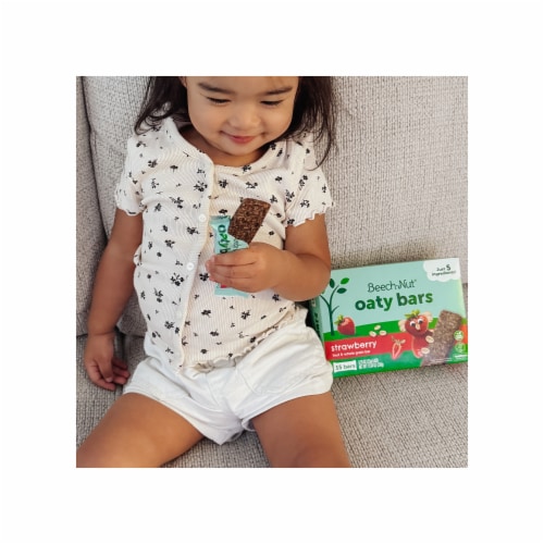 Beech-Nut Oaty Bars with Fruit & Whole Grain Strawberry Toddler Snack Bar Perspective: bottom