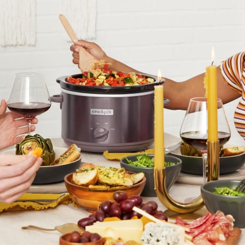 Crock-Pot Manual Design Series 4.5 Quart 3 Setting Slow Cooker, Cafe Mocha Perspective: bottom