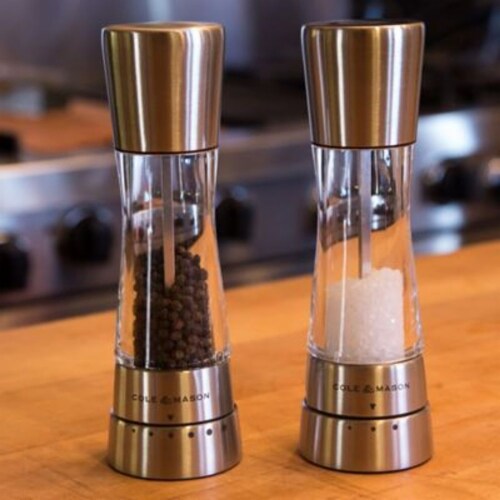 Cole & Mason Derwent Gourmet Precision Salt Mill Perspective: bottom