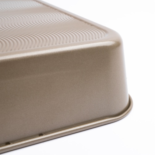 Cuisipro 15.5 x 11-Inch Rectangular Steel Nonstick Roasting Pan Perspective: bottom