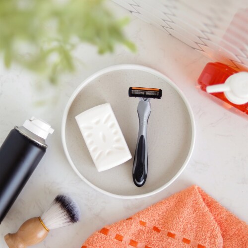 BIC® Flex 4™ Sensitive Men's Razors Perspective: bottom
