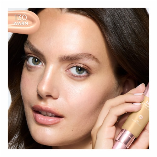 L'Oreal Paris Lumi Le Glow Skin Tint 130 Warm Perspective: bottom