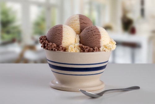 Blue Bell® Gold Rim Assorted Flavors Ice Cream Tub Perspective: bottom