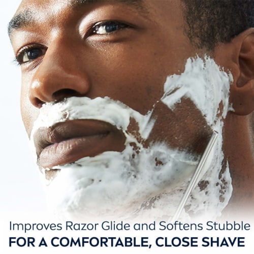 NIVEA MEN Maximum Hydration Shave Gel with Provitamin B5 and Aloe Vera Perspective: bottom