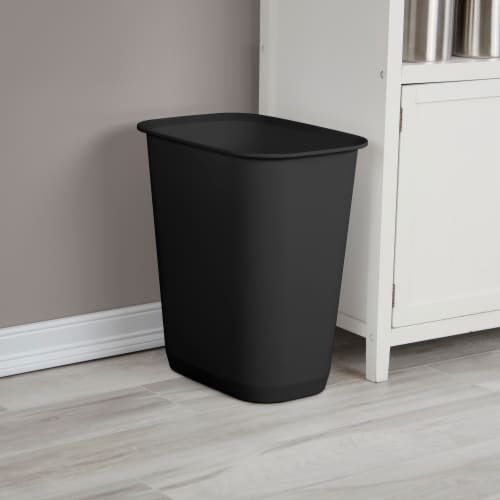 Sterilite 9 Gallon Rectagular Wastebasket Perspective: bottom