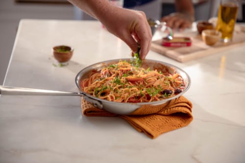 Mezzetta™ Family Recipes Spicy Marinara Pasta Sauce Perspective: bottom