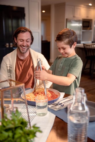 Mezzetta™ Family Recipes Tomato Basil Pasta Sauce Perspective: bottom