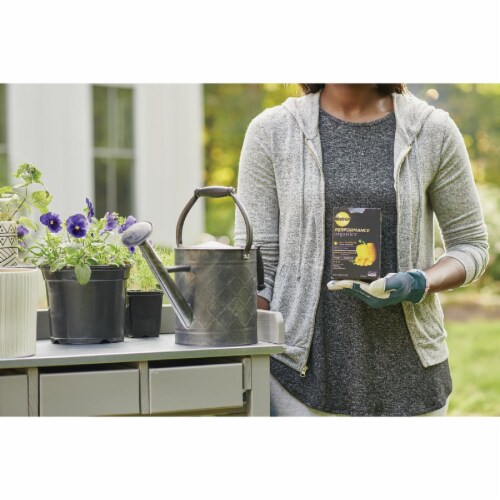Miracle-Gro® Performance Organics™ All Purpose Plant Nutrition Perspective: bottom