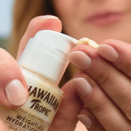 Hawaiian Tropic® Silk Hydration SPF 30 Weightless Face Oil-Free Lotion Sunscreen Perspective: bottom