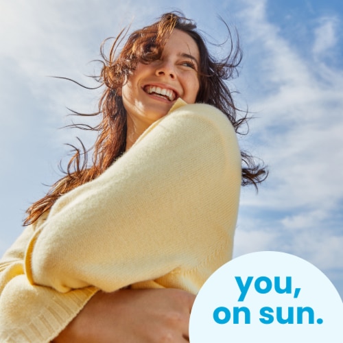 Hawaiian Tropic Everyday Active SPF 50 Sunscreen Spray Perspective: bottom