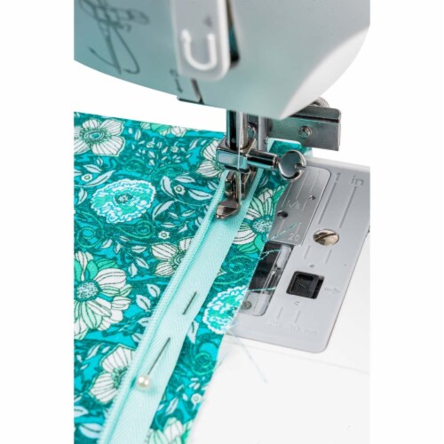 SINGER® Pearlized Head Pins Perspective: bottom