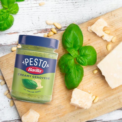 Barilla Creamy Genovese Pesto with Italian Basil Pasta Sauce and Spread Perspective: bottom