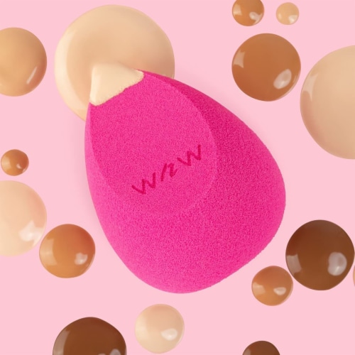 Wet n Wild® PhotoFocus™ Makeup Sponge Perspective: bottom