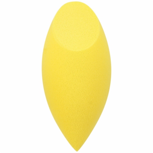 Real Techniques® Miracle Concealer Sponge Perspective: bottom