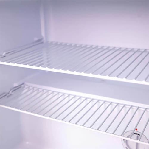 Avanti Refrigerator AR17T0W Perspective: bottom