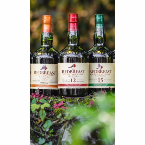 Redbreast Aged 15 Years Single Pot Still Irish Whiskey Perspective: bottom